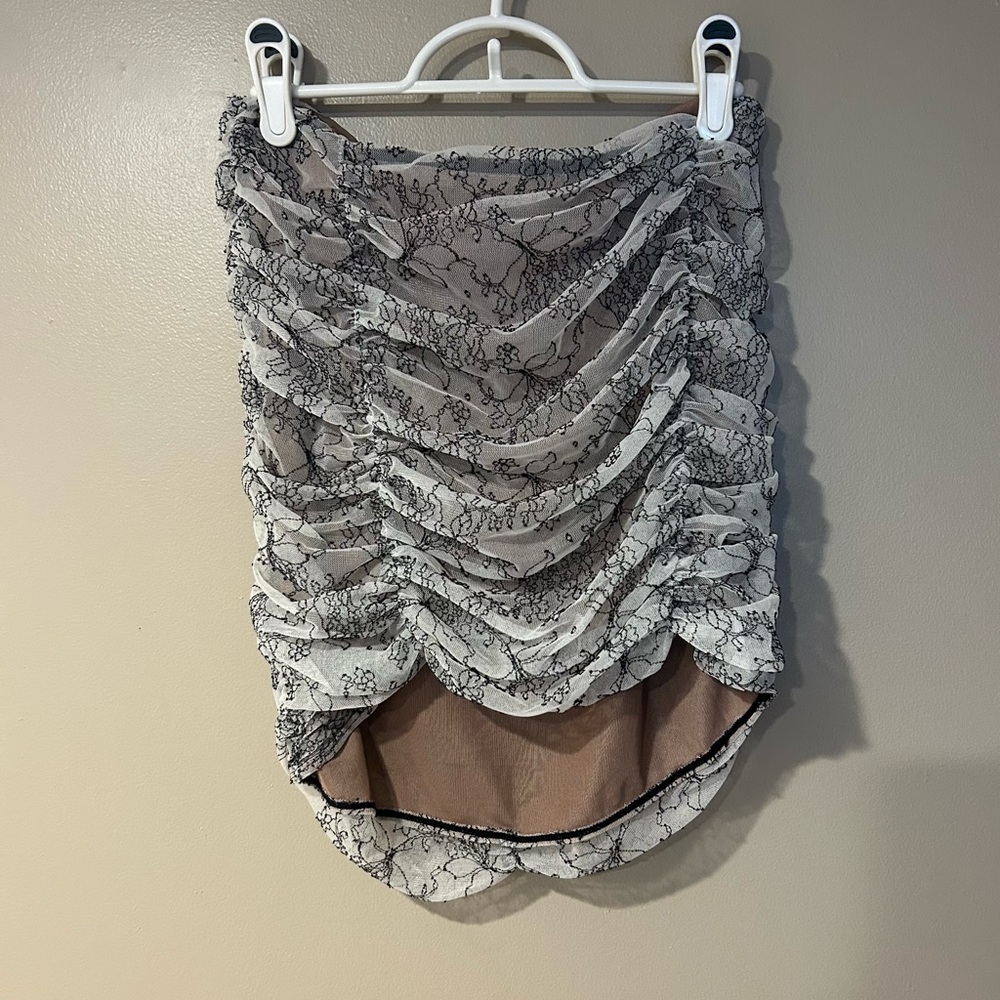 Ruched Lace Asymmetric gothic monochrome Mini Skirt - Picture 4 of 7